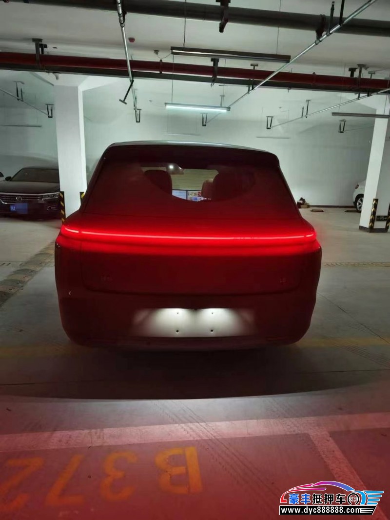 24年理想L8轿车抵押车出售