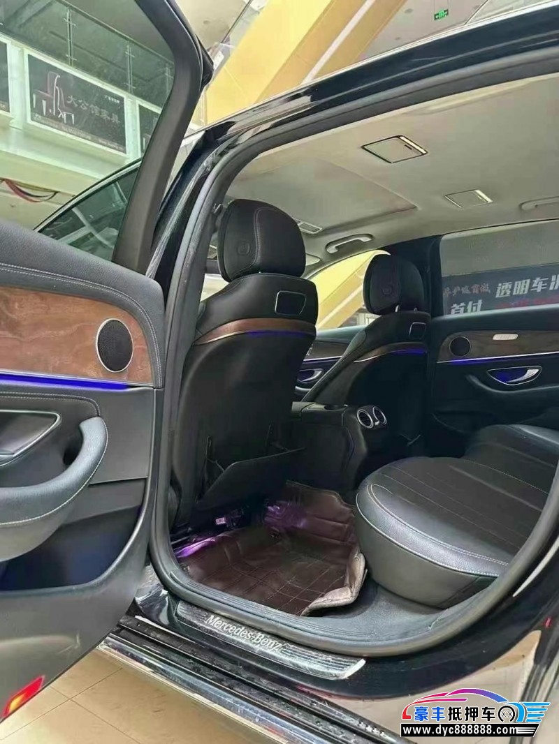 17年奔驰E轿车抵押车出售