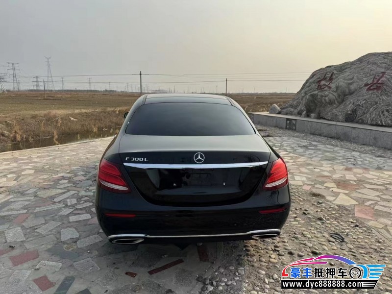 17年奔驰E轿车抵押车出售