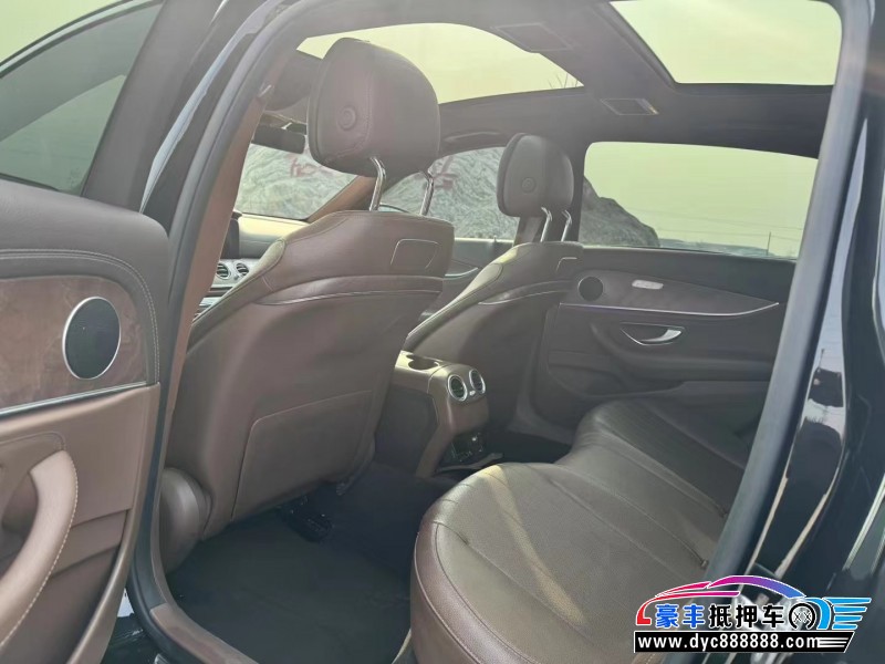 17年奔驰E轿车抵押车出售