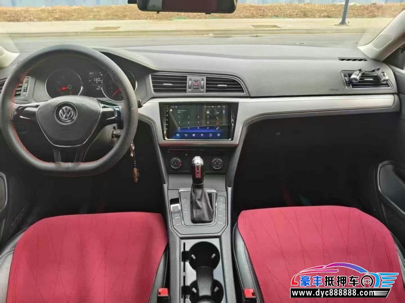 17年大众凌渡轿车抵押车出售