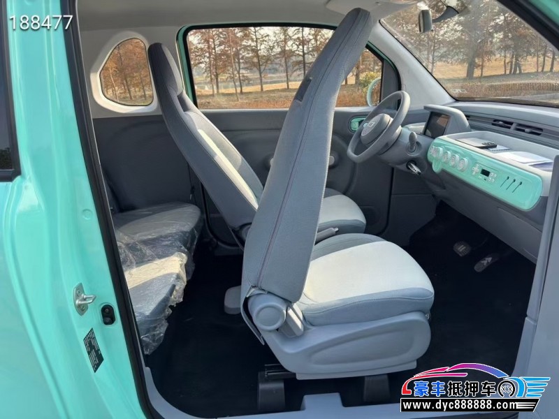 24年奔腾小马轿车抵押车出售