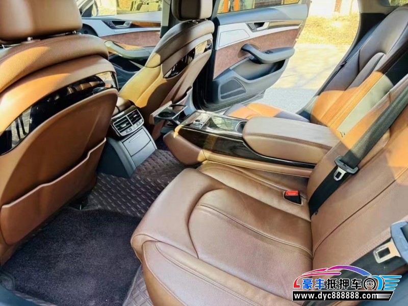 18年奥迪A8L轿车抵押车出售