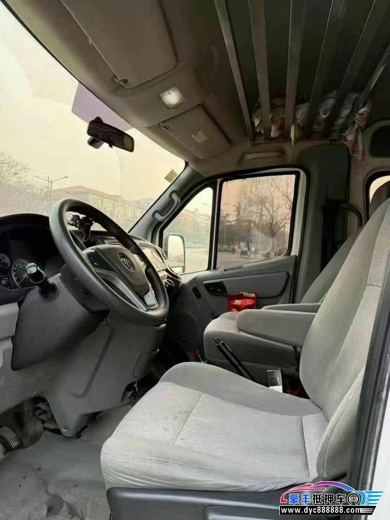 21年福田图雅诺轿车抵押车出售