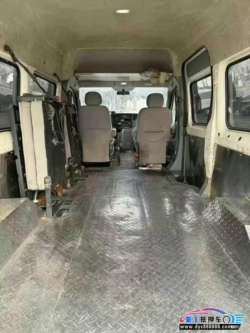 21年福田图雅诺轿车抵押车出售