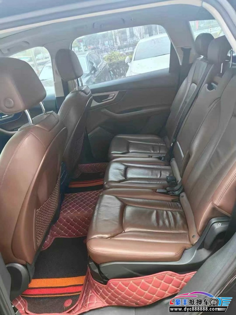 17年奥迪Q7轿车抵押车出售