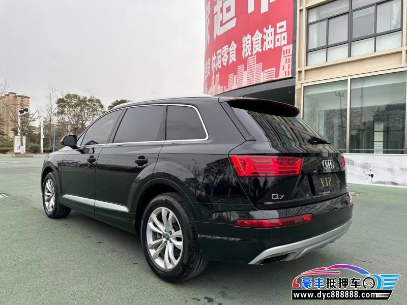 17年奥迪Q7轿车抵押车出售