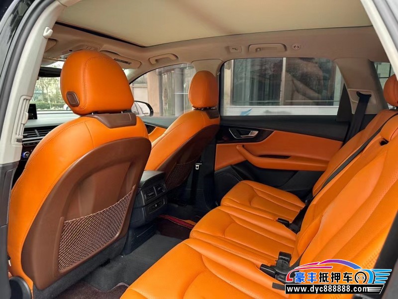 17年奥迪Q7轿车抵押车出售