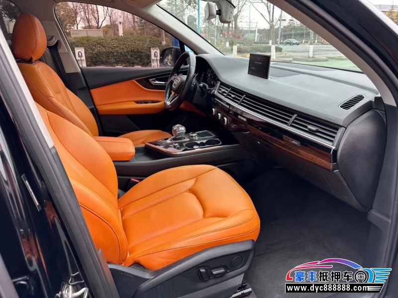 17年奥迪Q7轿车抵押车出售