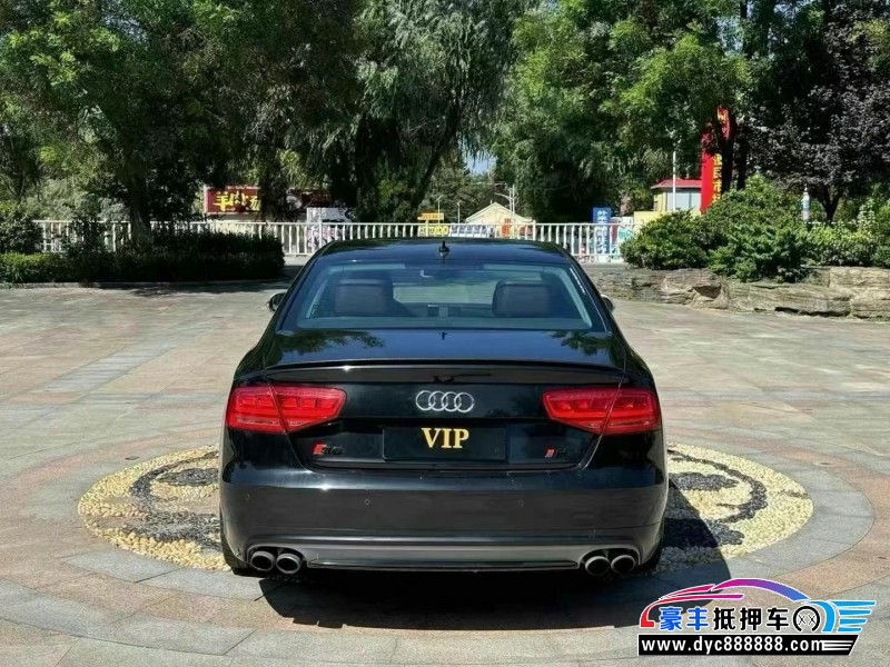 14年奥迪S8轿车抵押车出售