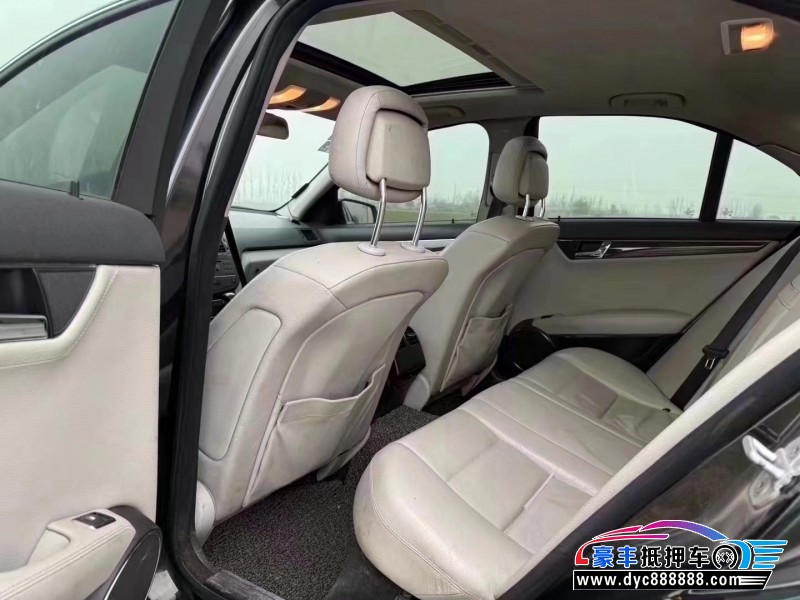 10年奔驰C轿车抵押车出售