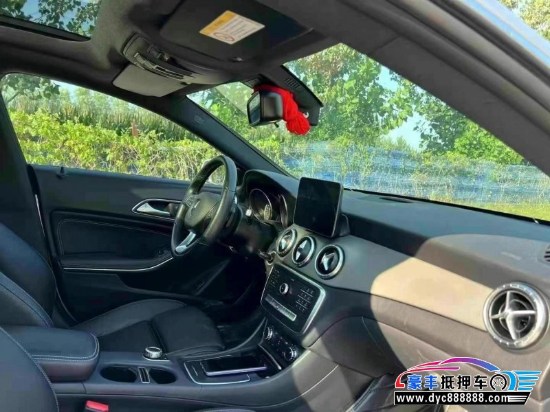 19年奔驰CLA轿车抵押车出售