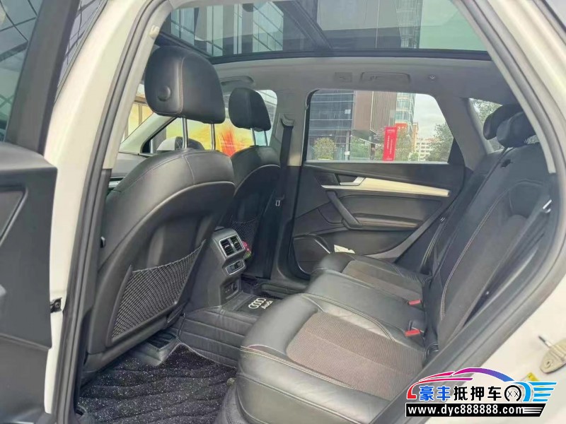 18年奥迪Q5轿车抵押车出售