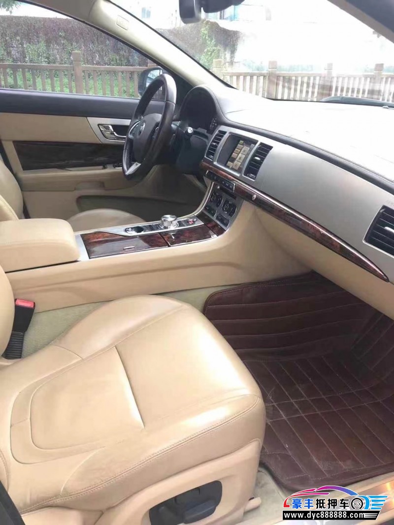 14年捷豹XF轿车抵押车出售