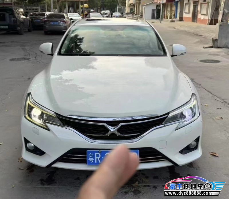 15年丰田锐志轿车抵押车出售