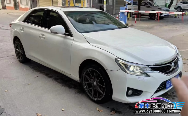 15年丰田锐志轿车抵押车出售