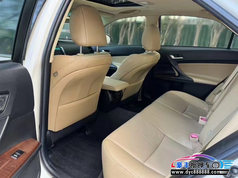 15年丰田锐志轿车抵押车出售