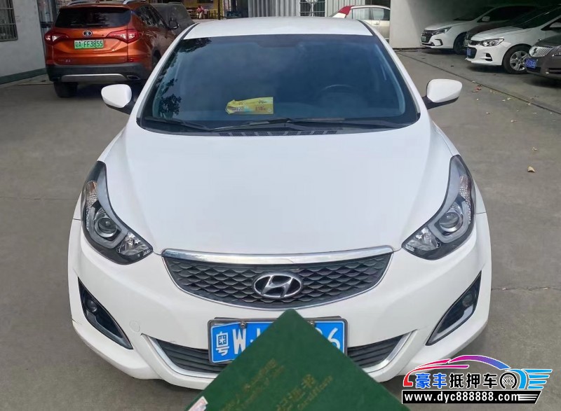 17年现代朗动轿车抵押车出售