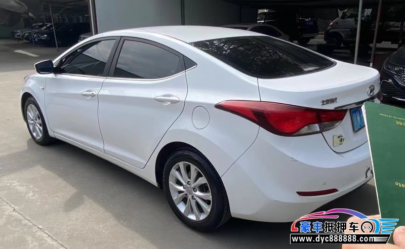 17年现代朗动轿车抵押车出售