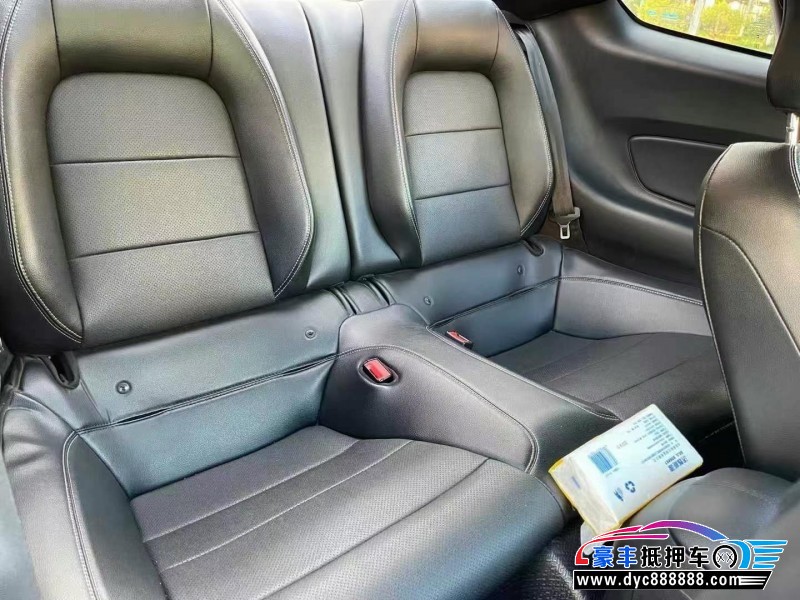 19年福特野马轿车抵押车出售