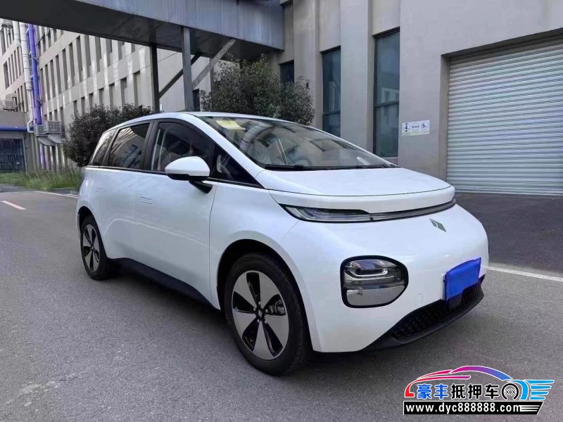 24年宝骏云朵轿车抵押车出售