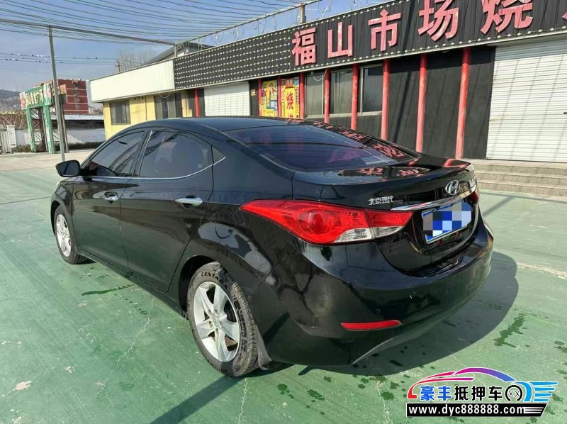 12年现代朗动轿车抵押车出售