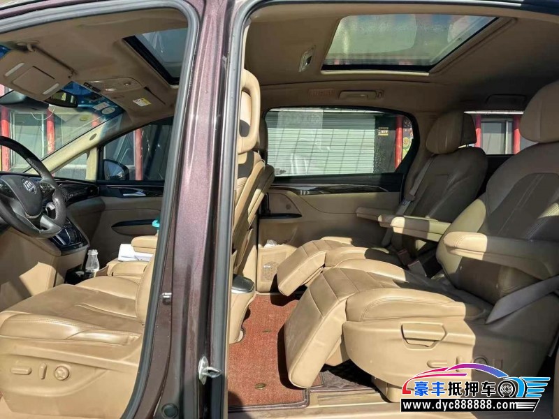 17年别克GL8轿车抵押车出售