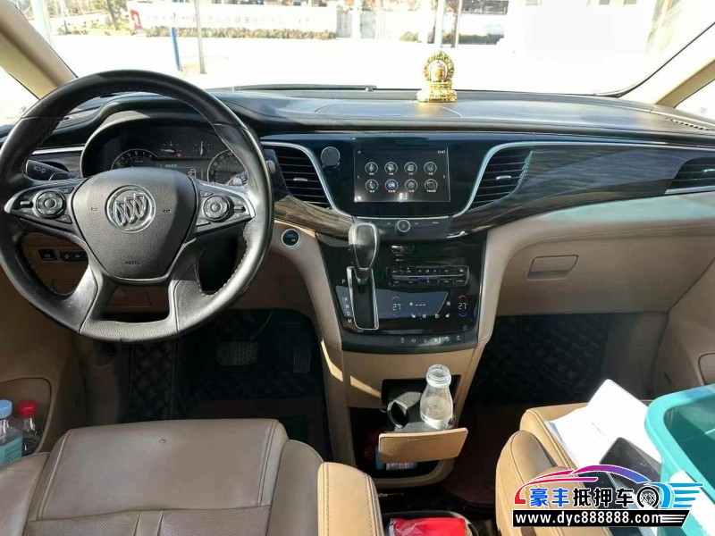 17年别克GL8轿车抵押车出售