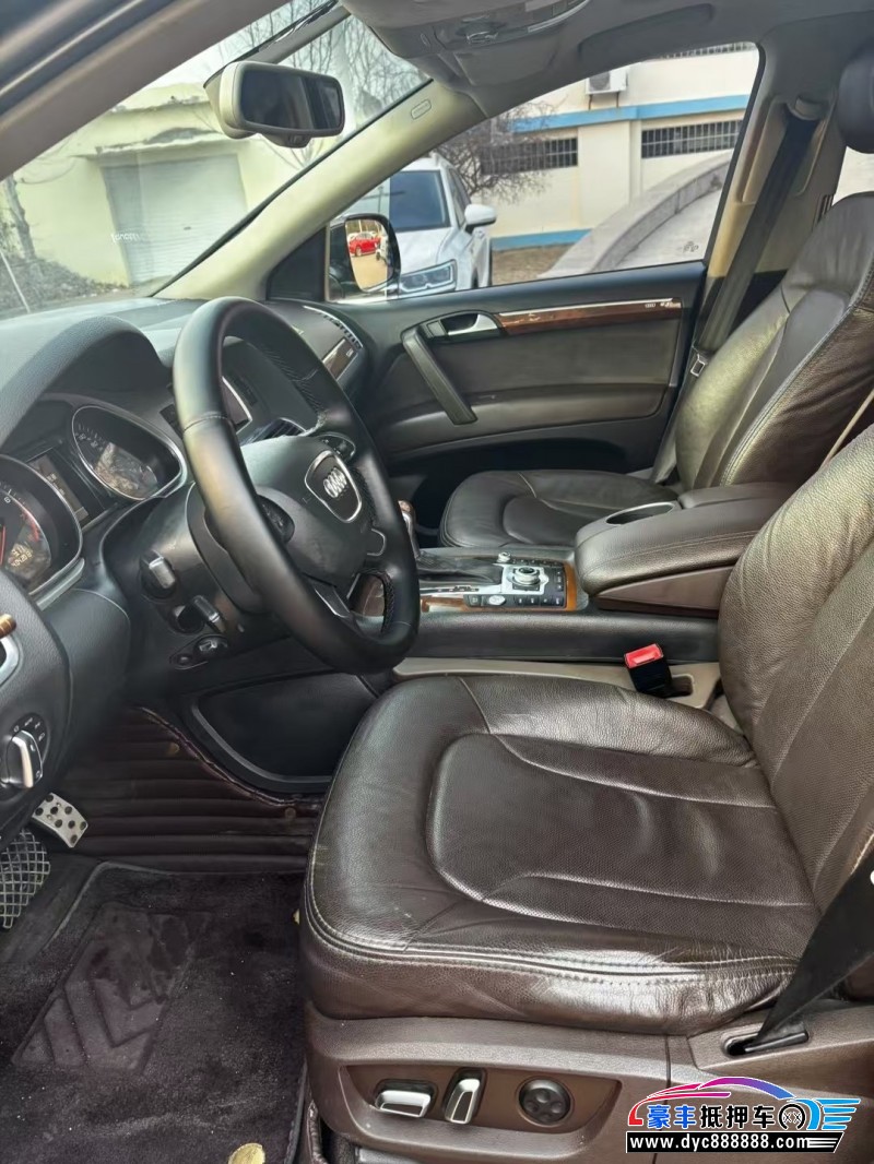 12年奥迪Q7轿车抵押车出售