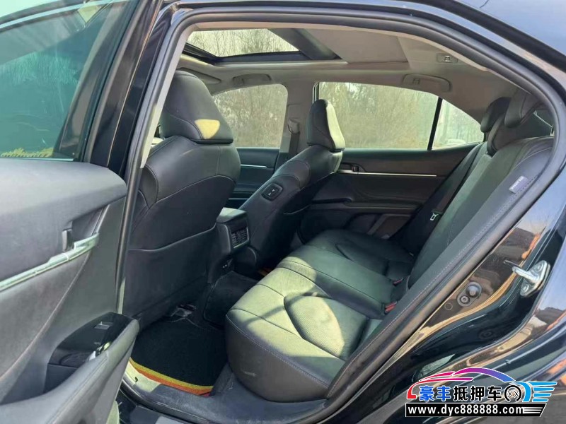 22年丰田凯美瑞轿车抵押车出售