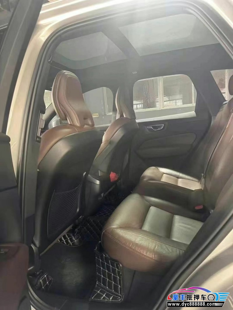 21年沃尔沃XC60轿车抵押车出售
