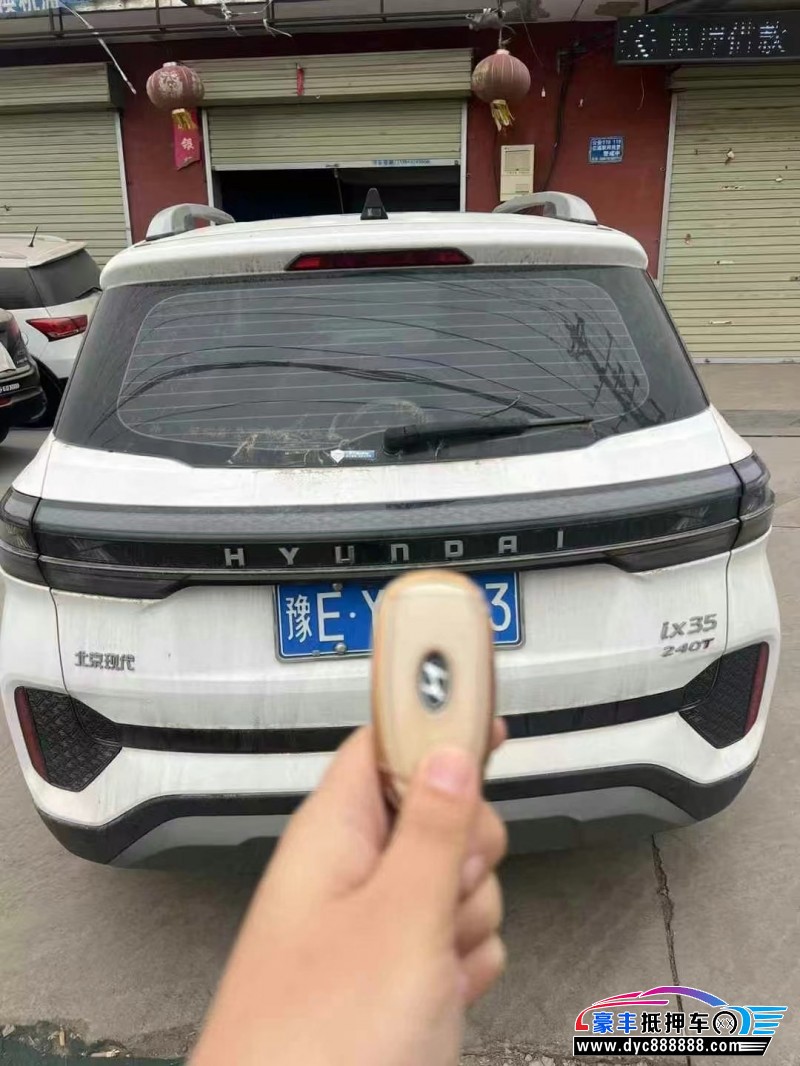 22年现代ix35轿车抵押车出售