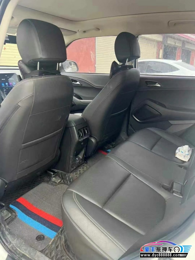 22年现代ix35轿车抵押车出售