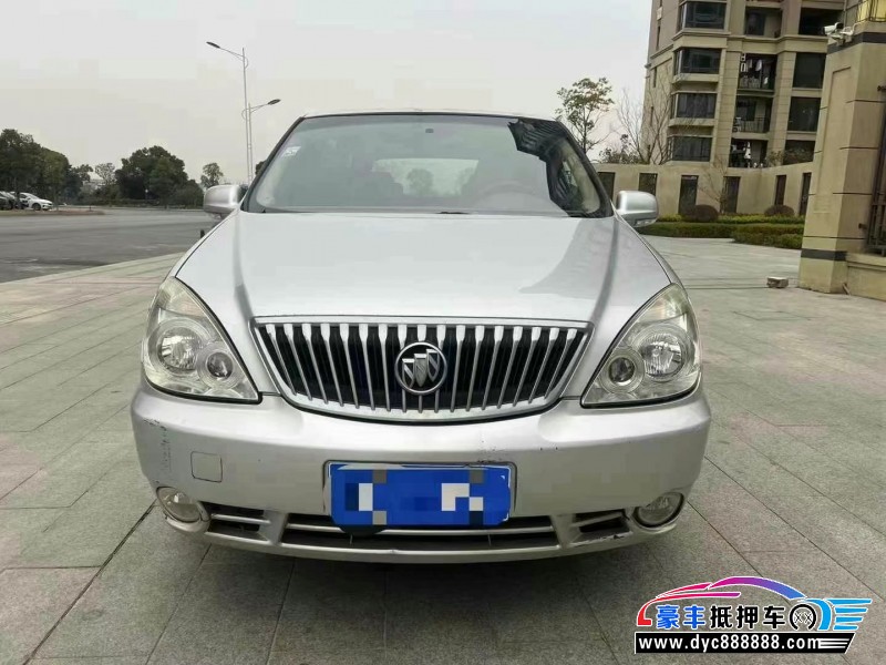 13年别克GL8轿车抵押车出售