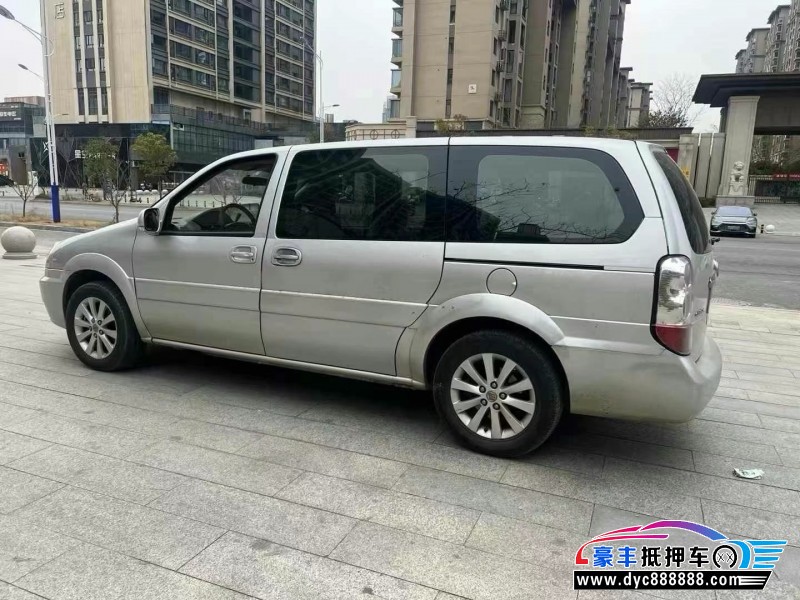 13年别克GL8轿车抵押车出售