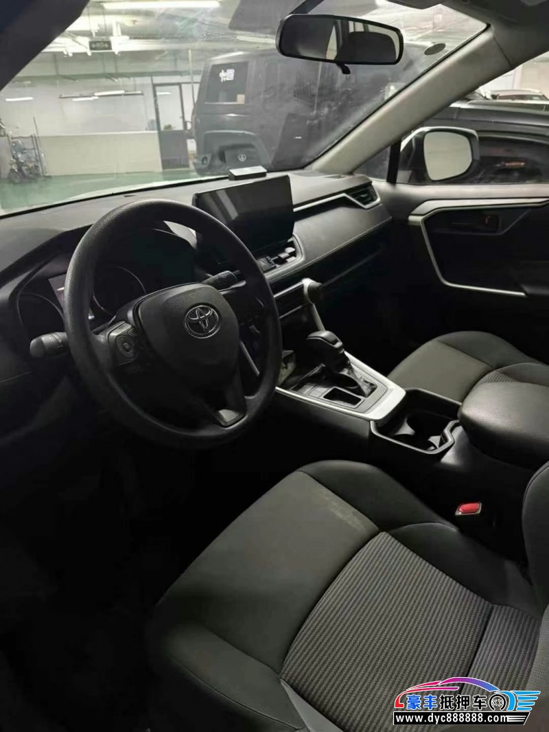 23年丰田威兰达轿车抵押车出售