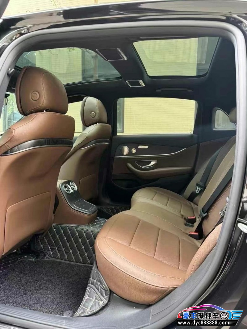 22年奔驰E轿车抵押车出售