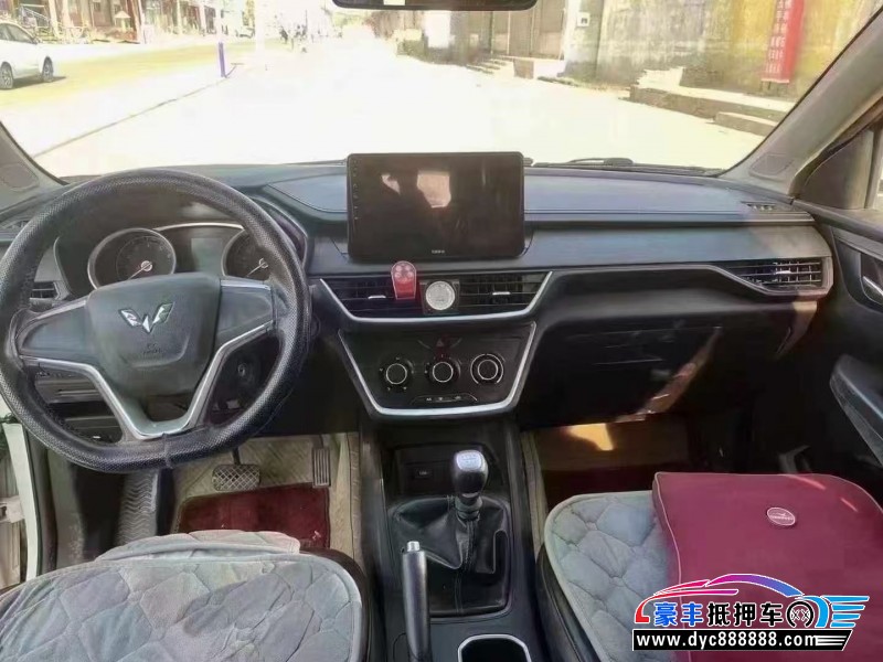 19年五菱汽车五菱宏光S3轿车抵押车出售