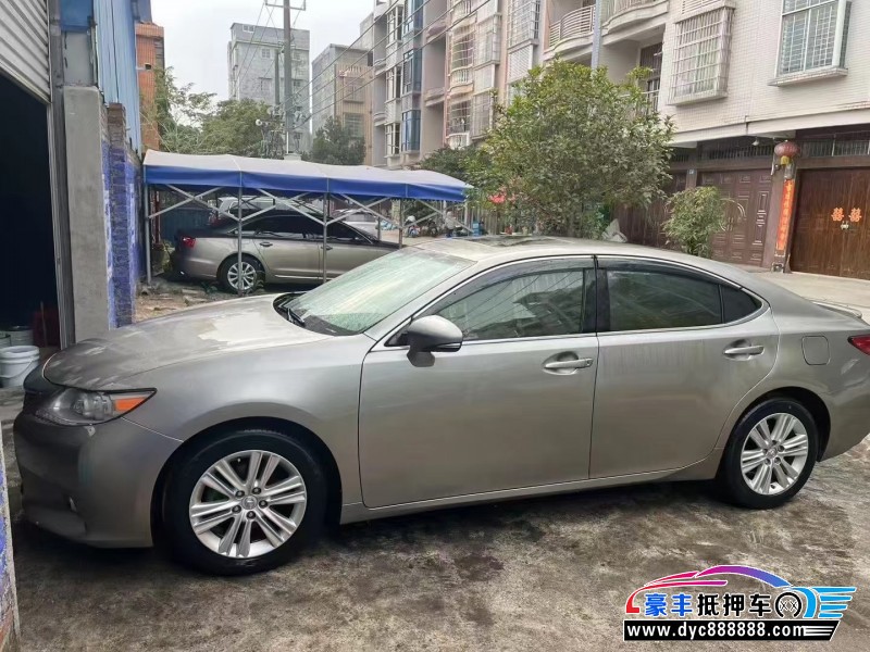 14年雷克萨斯ES轿车抵押车出售