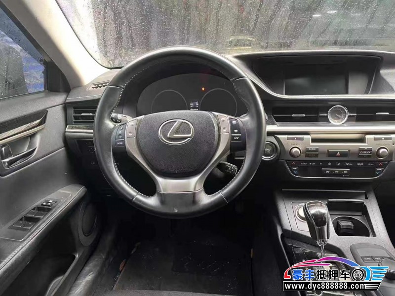14年雷克萨斯ES轿车抵押车出售