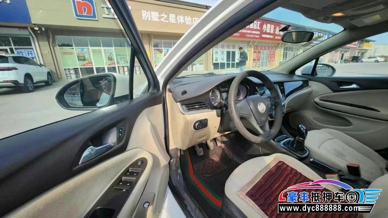 17年别克威朗轿车抵押车出售