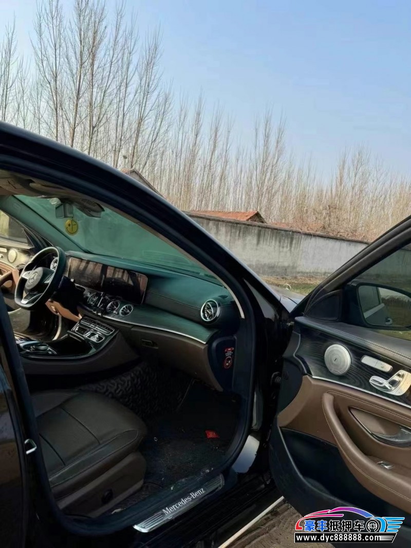 17年奔驰E轿车抵押车出售