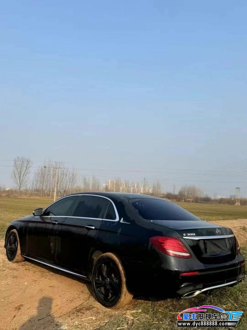 17年奔驰E轿车抵押车出售