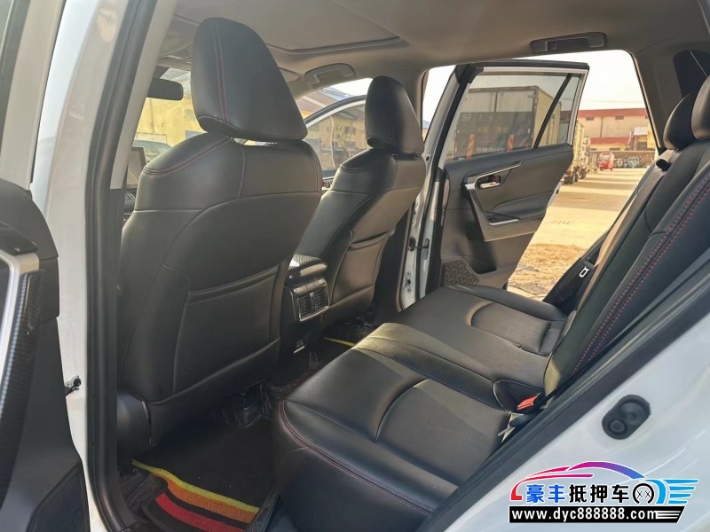 22年丰田RAV4轿车抵押车出售