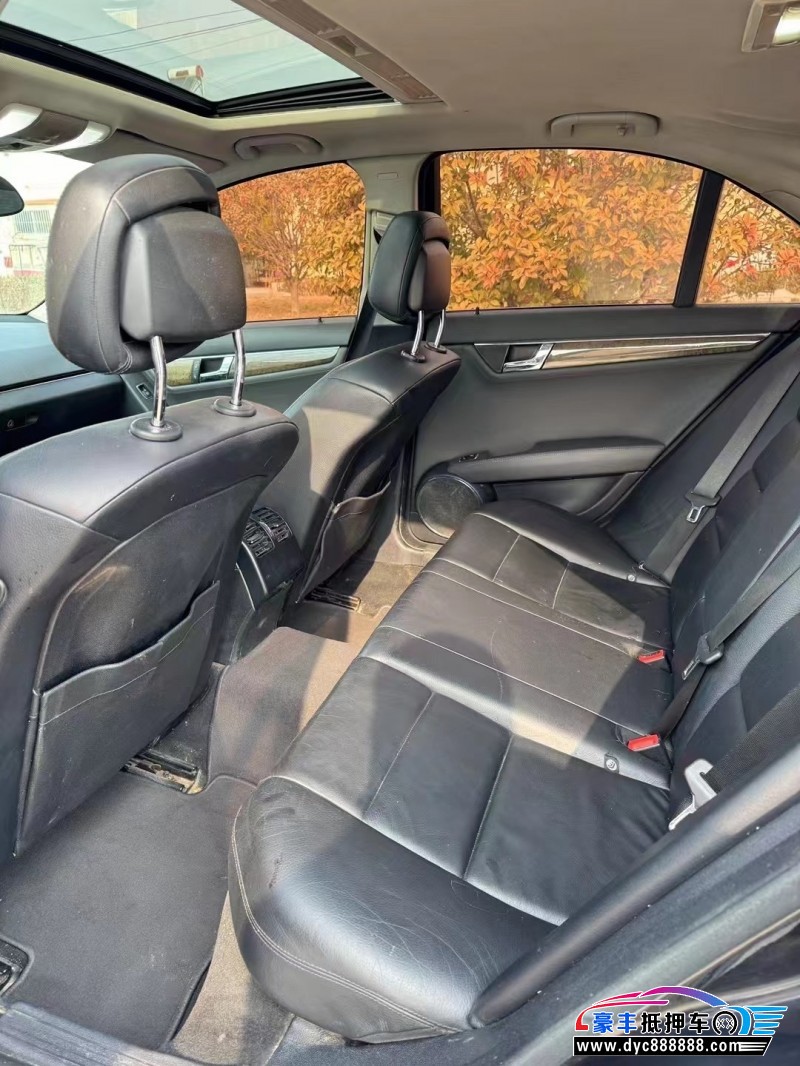 11年奔驰C轿车抵押车出售