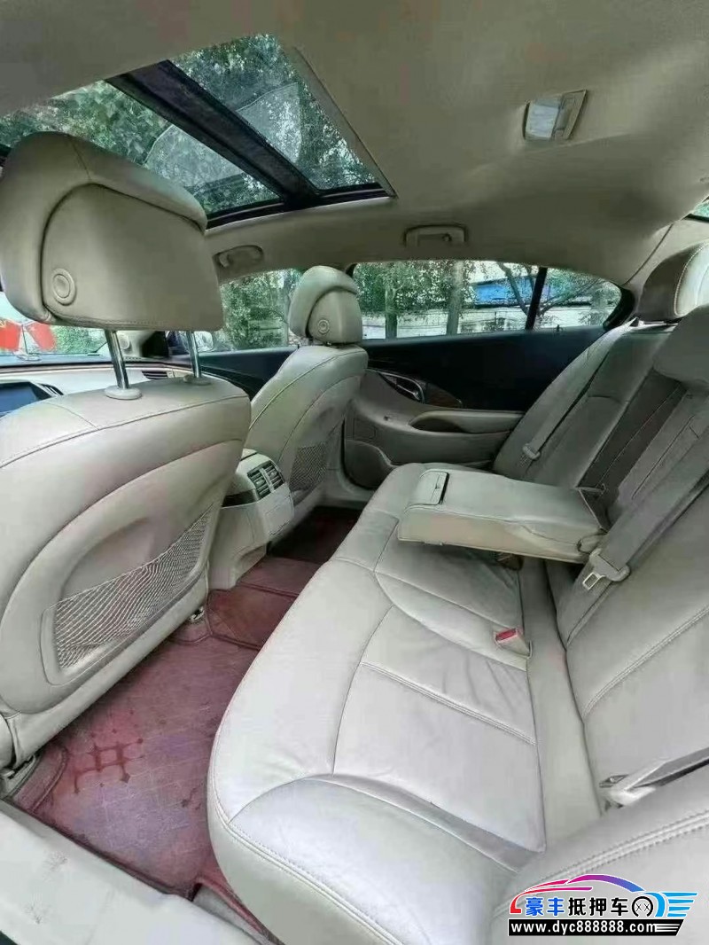 12年别克君越轿车抵押车出售