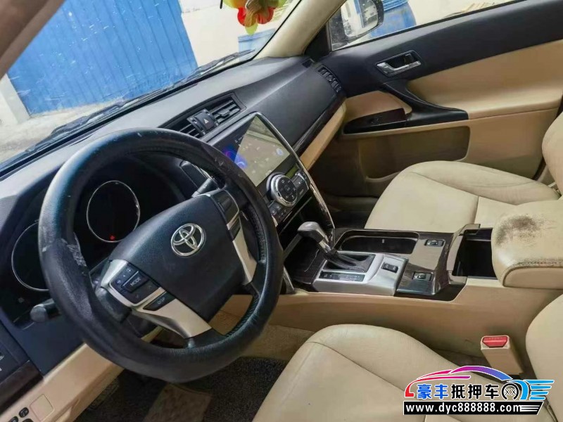 13年丰田锐志轿车抵押车出售