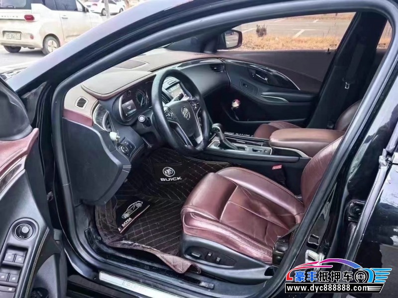 15年别克君越轿车抵押车出售