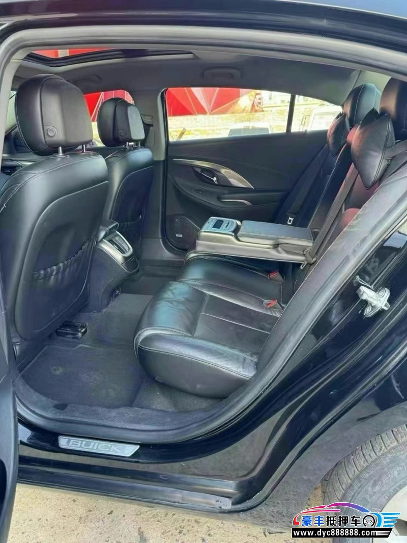 14年别克君越轿车抵押车出售