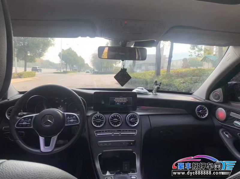 19年奔驰C轿车抵押车出售
